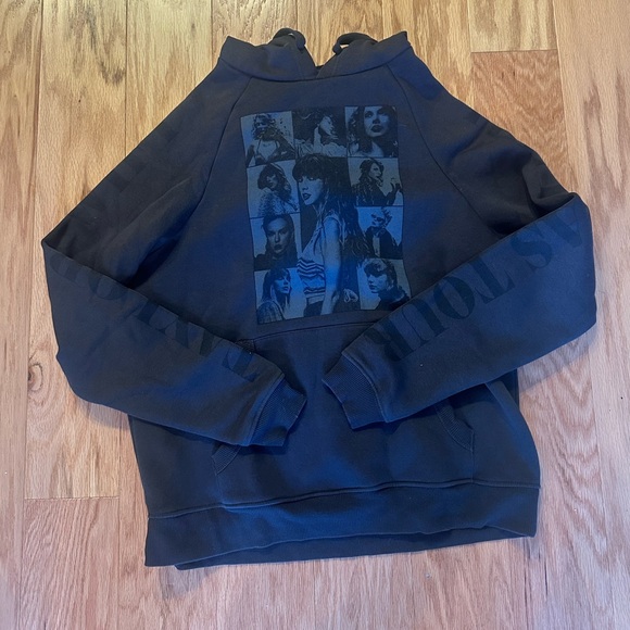 Taylor Swift Eras Tour Black Hoodie Size XS - Picture 1 of 4